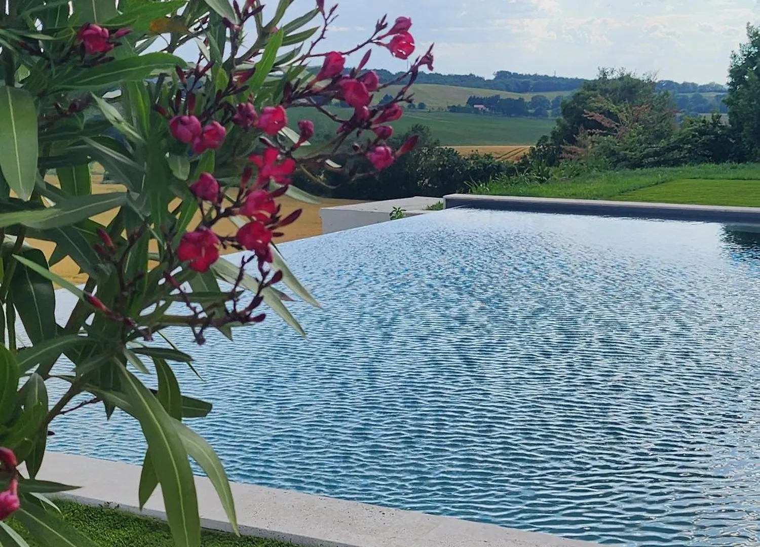 Holiday home Gite Les Hauts D'En Perrin Maurens
